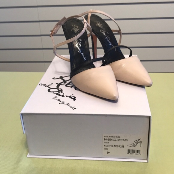 Alice + Olivia Shoes - Alice and Olivia strapping pumps